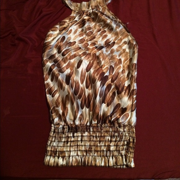 Never worn! Great looking top - Picture 1 of 3