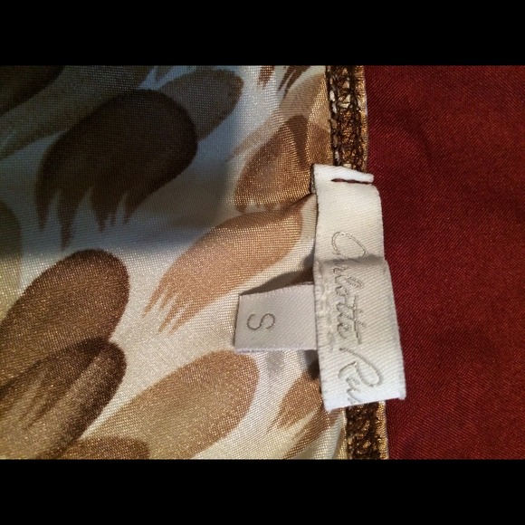 Never worn! Great looking top - Picture 3 of 3