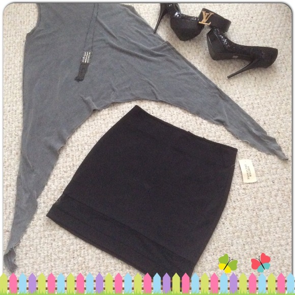 Charcoal Grey Long Length Tank Style Top w/Long Sides - Picture 4 of 4