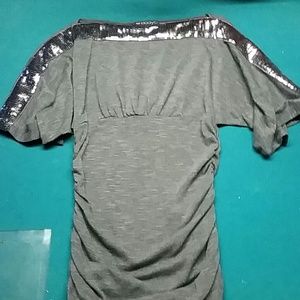 Grey sequence top