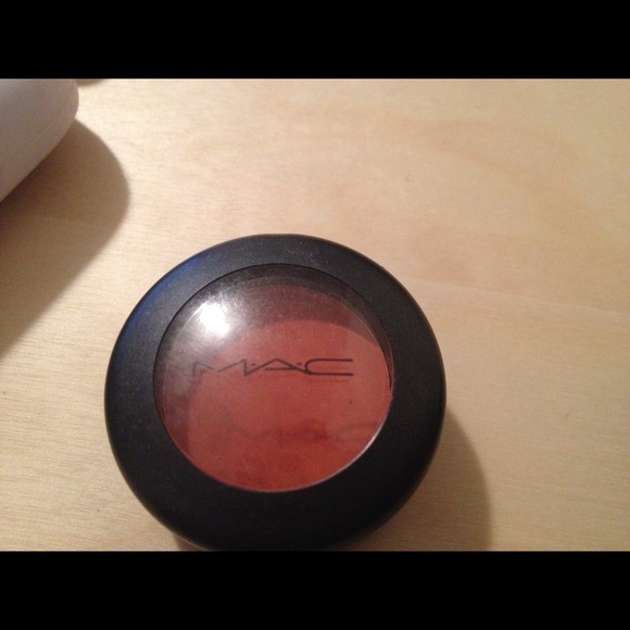 Authentic M.A.C Red Brick eyeshadow