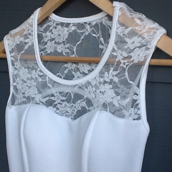 Ivory top - Picture 2 of 4