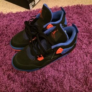 CAV/KNICKS 4s. DEADSTOCK!! Only worn TWICE.