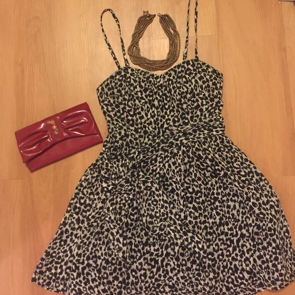 Red Bow Clutch - studded