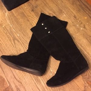 Suede black boots