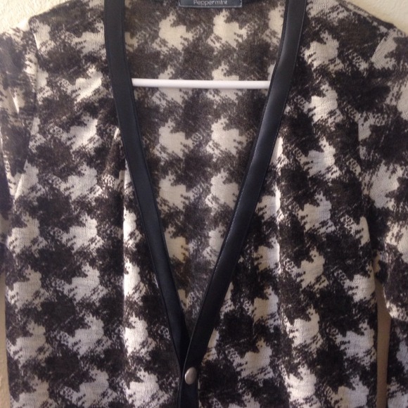 Cardigan - Picture 2 of 4