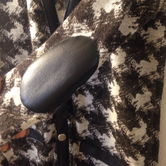 Cardigan - Picture 3 of 4