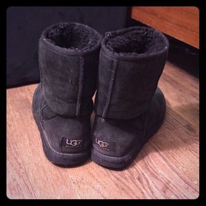 Classic short Black Uggs
