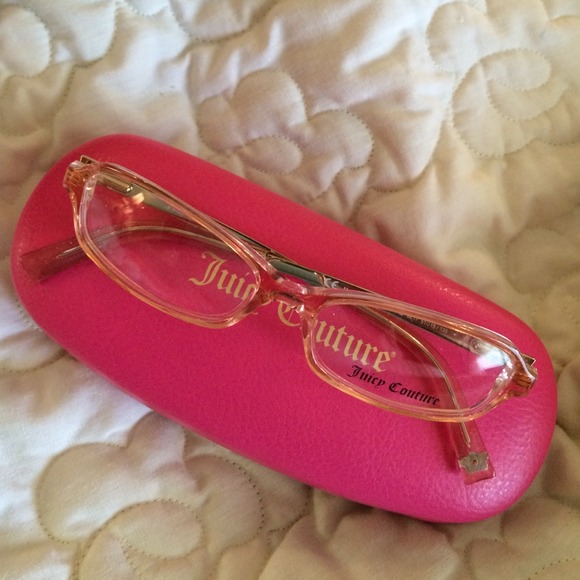 Juicy Couture glasses for @lindsayp1
