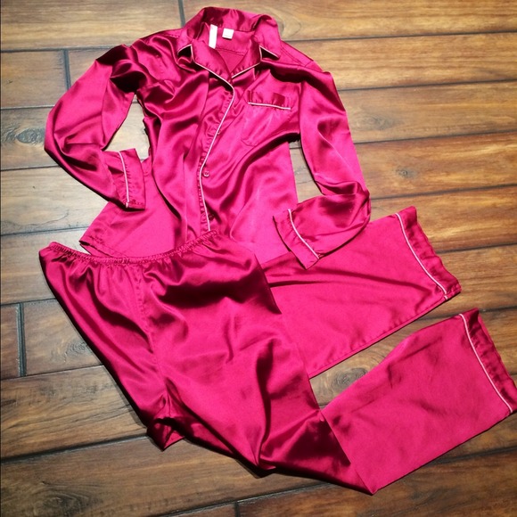Victoria's Secret silky cranberry pajamas size xs