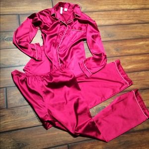 Victoria's Secret silky cranberry pajamas size xs