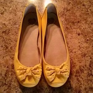 Beautiful flat - Yellow 100% leather