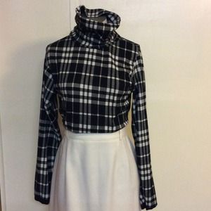 Vintage black and white plaid turtle neck