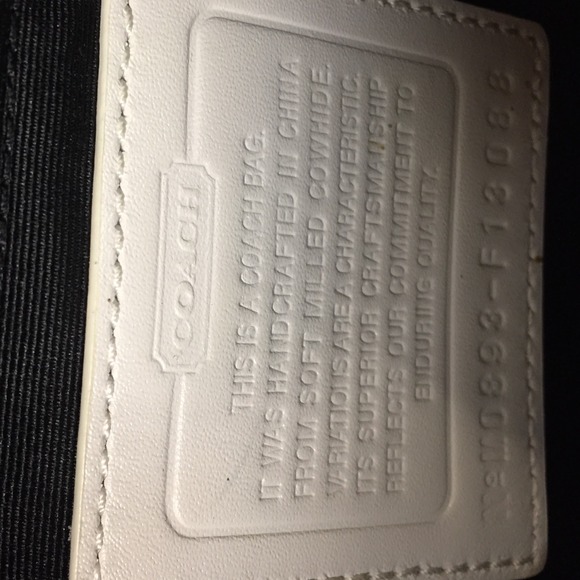 Price reduced!!! Coach White / Black Leather Purse - Picture 3 of 4