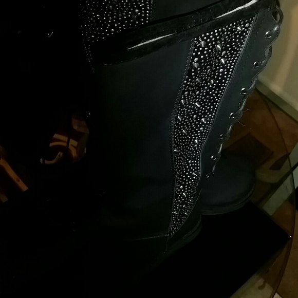 Boots - Picture 3 of 3