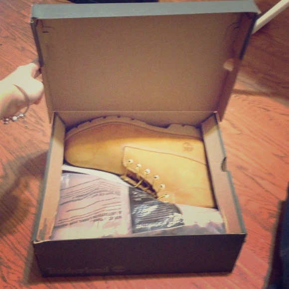 Men Timberland sz 13 brand new NEVER worn.