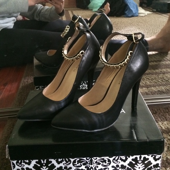 Sold in bundle - Picture 3 of 4