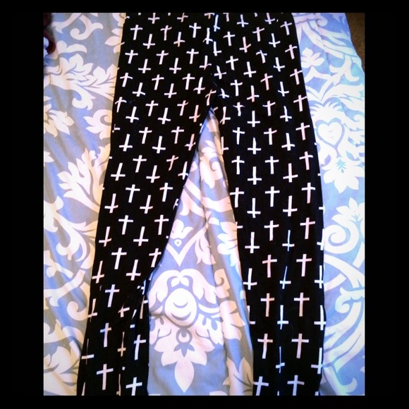 Cross leggings!
