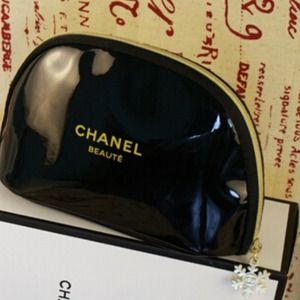 🎁🎁🎁beauty bag very nice shiny