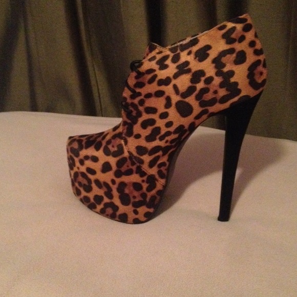 Leopard heels