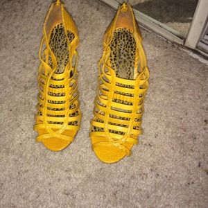 Yellow heels!!