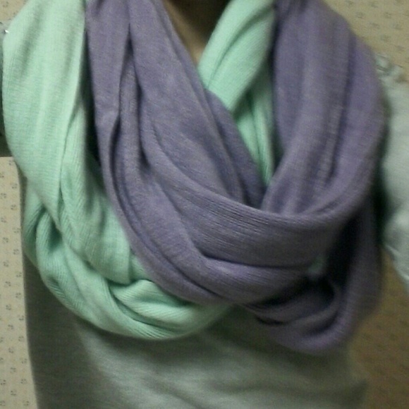 2 Infinity scarves