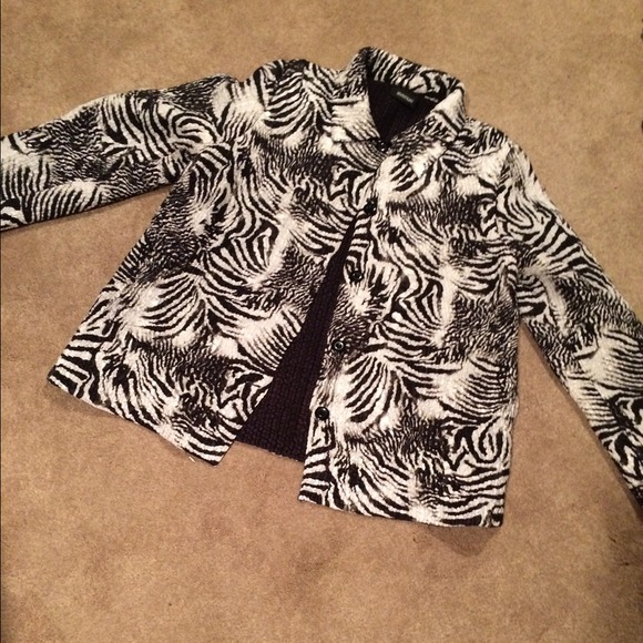 Quilted-like reversible animal print jacket. - Picture 2 of 2