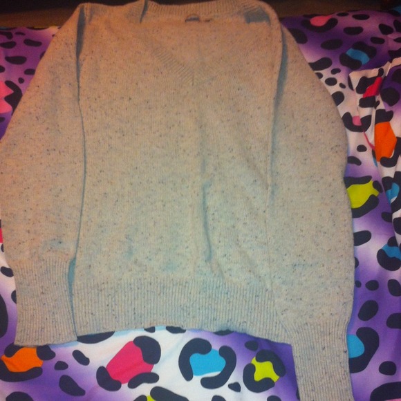 V neck sweater