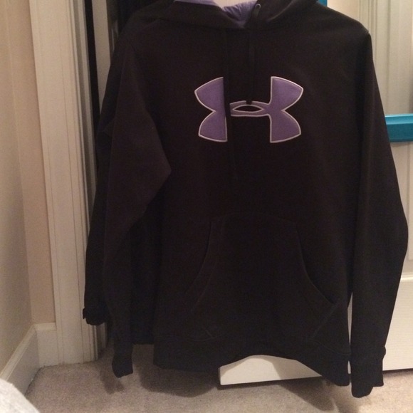 Womens Medium UnderArmor hoodie