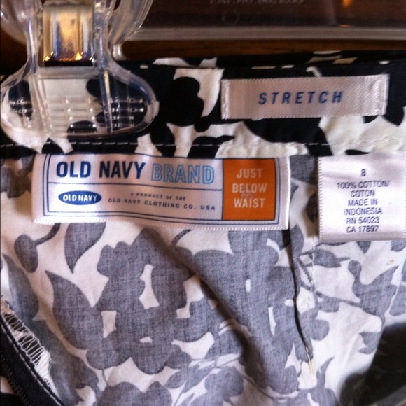 OLD NAVY SKIRT - Picture 2 of 2