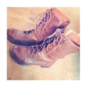 Combat Boots🚨🚨on hold🚨🚨