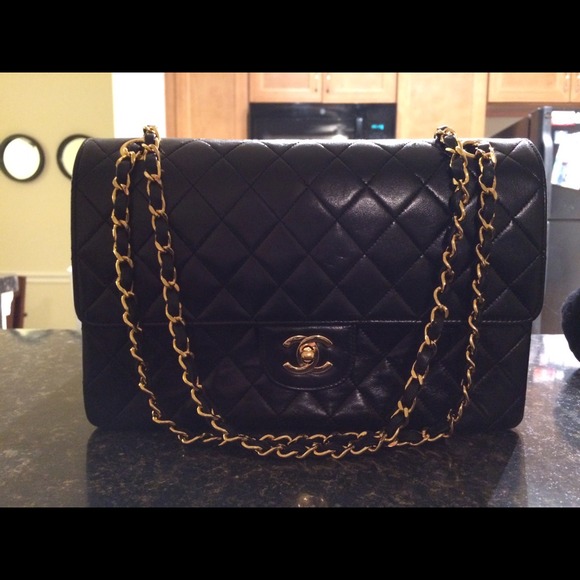 🎉SOLD🎉Auth/Vintage Black Chanel Lamb Skin Purse - Picture 2 of 4