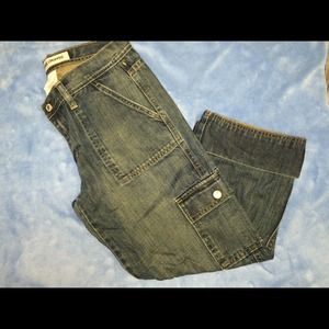 Women size 6 Gap Low Rise Cropped pants