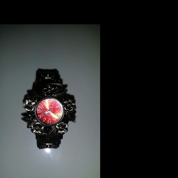 Red watch - Picture 2 of 3