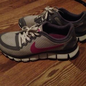 Nike free 5.0 shoes