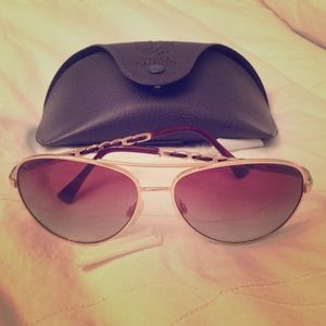 VINCE CAMUTO AVIATOR SUNGLASSES Trade