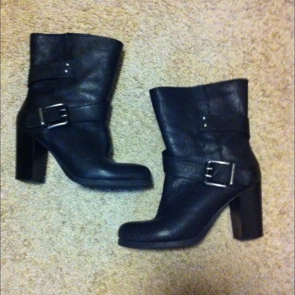 Nine West buckled chunky heal leather boots