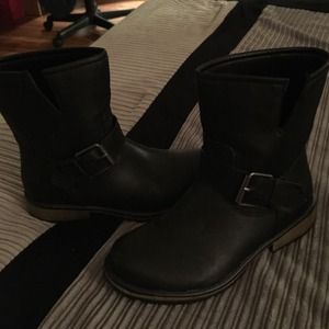 Brand new forever 21 boots