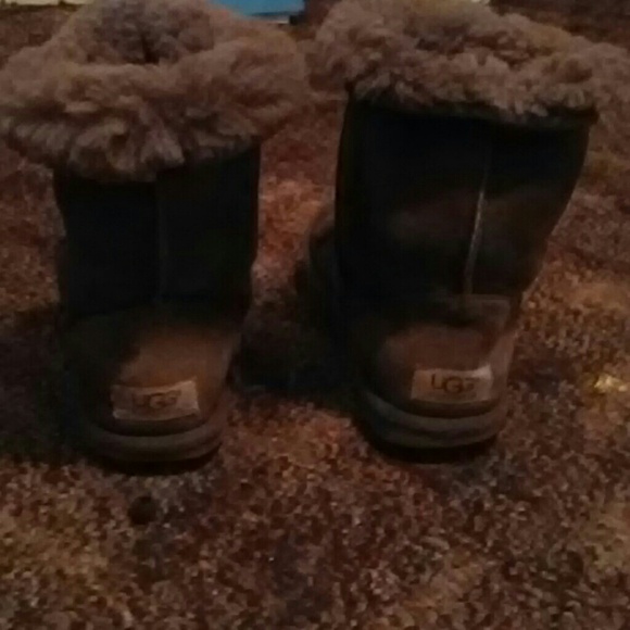 Uggs???? - Picture 3 of 4