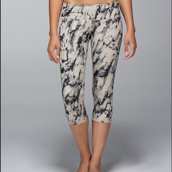 💥SOLD💥Granite lululemon crops