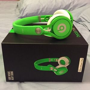 Brand new Beatsmixr in green.