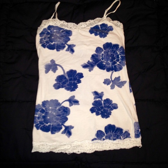 ✖️SOLD✖️ Flowered Tank Top - Picture 1 of 2