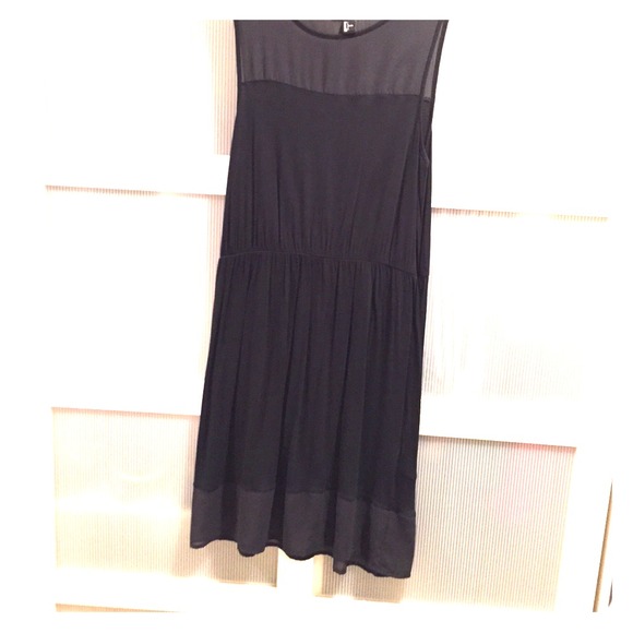 H&M Dresses & Skirts - ***on hold for @jeesoulo92 *** H&M Black Dress