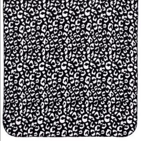 PINK Victoria's Secret Accessories - Victoria's Secret PINK stadium blanket New