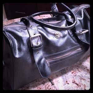 Beautiful Lululemon Silver/Grey Gym Bag