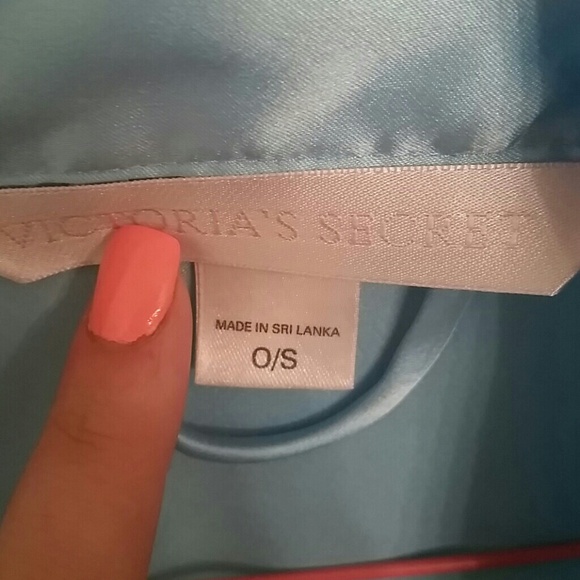 Victoria's Secret Robe - Picture 3 of 4