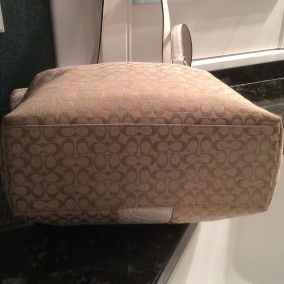 Coach handbag - Picture 3 of 4