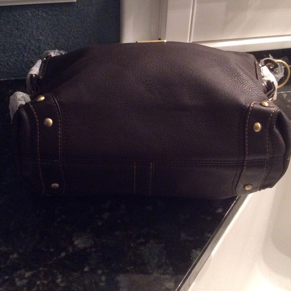 Non authentic coach handbag - Picture 2 of 4