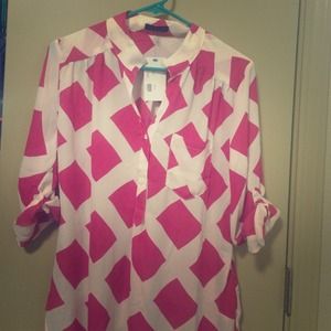Pink and white collared top