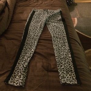 Cheetah print skinny slacks (stretch)